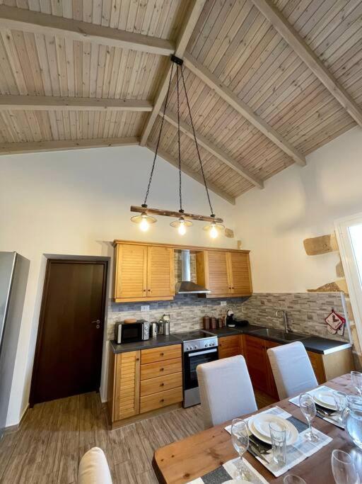 Villa Eftychia Serene Getaway With Hot Tub In A Quiet Location Киссамос Экстерьер фото