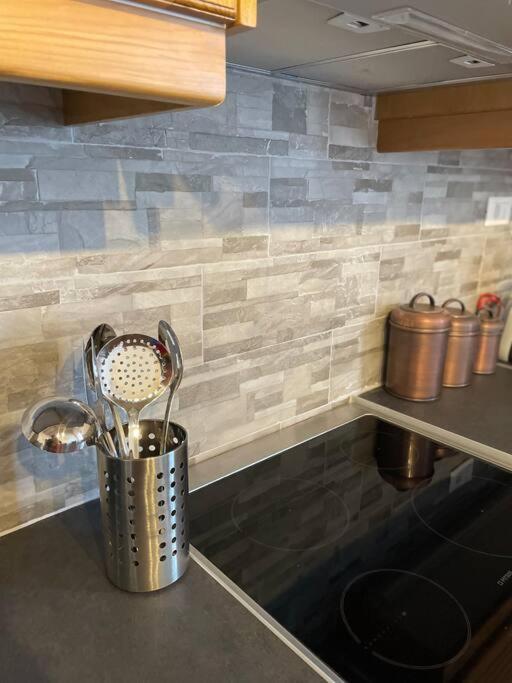 Villa Eftychia Serene Getaway With Hot Tub In A Quiet Location Киссамос Экстерьер фото