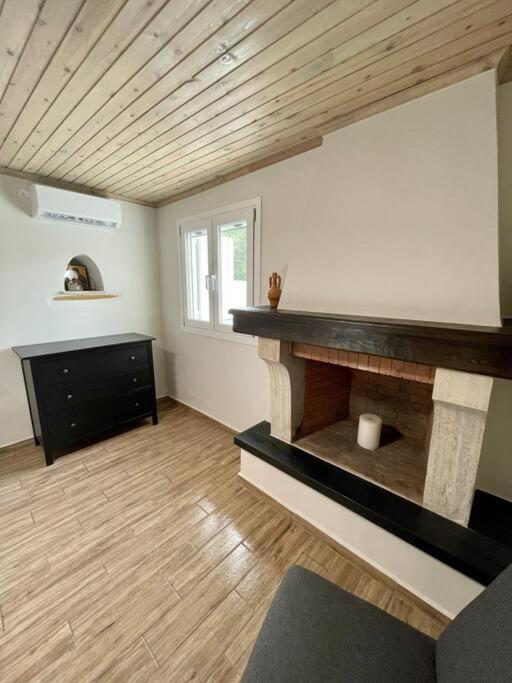 Villa Eftychia Serene Getaway With Hot Tub In A Quiet Location Киссамос Экстерьер фото