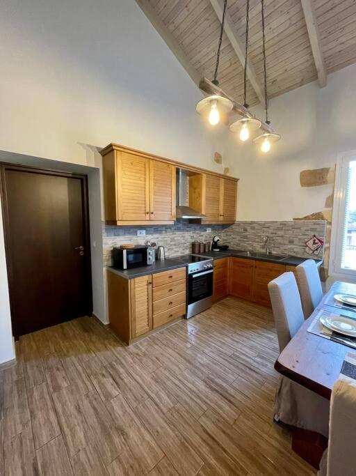 Villa Eftychia Serene Getaway With Hot Tub In A Quiet Location Киссамос Экстерьер фото